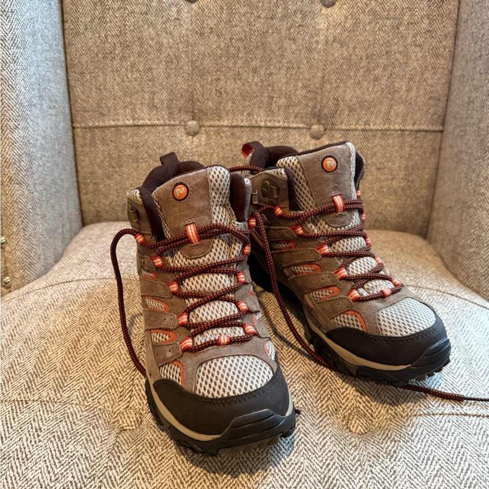 Women Hiking Boots - Gray and Brown